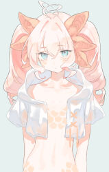 Rule 34 | 1girl, axolotl girl, blue eyes, closed mouth, commentary request, cropped jacket, flat chest, green background, highres, hood, hooded jacket, jacket, kinutani yutaka, looking at viewer, orange scales, original, puffy short sleeves, puffy sleeves, scales, short sleeves, simple background, solo, tearing up, upper body, white jacket