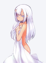 Rule 34 | 1girl, bed sheet, blue eyes, blush, covering privates, covering breasts, dark-skinned female, dark skin, grey background, horns, long hair, looking at viewer, naked sheet, nude, oni horns, original, pointy ears, shima (sh1mamu), simple background, solo, tan, white hair