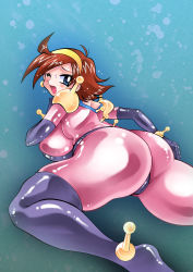Rule 34 | 1girl, ass, blue eyes, blush, bodysuit, breasts, brown hair, cameltoe, earrings, from behind, g gundam, gloves, gundam, hairband, huge ass, jewelry, kawamoto hiroshi, large breasts, looking at viewer, lying, mobile trace suit, on stomach, one eye closed, open mouth, rain mikamura, shiny clothes, short hair, sideboob, skin tight, solo, wince