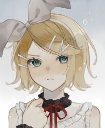 1girl 25-ji_rin absurdres ameyui_komori aqua_eyes bare_shoulders blonde_hair blush bow_hairband choker closed_mouth commentary_request eyes_visible_through_hair flat_chest flipped_hair frilled_choker frilled_shirt frills frown gradient_background grey_background hair_ornament hairband hand_up highres kagamine_rin looking_at_viewer official_alternate_costume portrait project_sekai red_choker red_ribbon ribbon ribbon_choker shirt short_hair simple_background sleeveless sleeveless_shirt solo swept_bangs v-shaped_eyebrows vocaloid white_background white_hairband