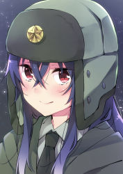 Rule 34 | 1girl, close-up, collared shirt, commentary, fur hat, green hat, green jacket, green necktie, hair between eyes, hair over shoulder, hat, highres, irina luminesk, jacket, long hair, looking at viewer, necktie, night, night sky, pink lips, portrait, purple hair, red eyes, shirt, sk02, sky, smile, snow, snowing, solo, star (symbol), tsuki to laika to nosferatu, ushanka, white shirt