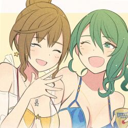 ahoge bikini dead_or_alive dead_or_alive_xtreme dead_or_alive_xtreme_venus_vacation green_eyes green_hair konishiki_(52siki) laughing misaki_(doa) mole mole_under_eye multicolored_hair streaked_hair swimsuit tagme tamaki_(doa)