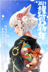 Rule 34 | 1girl, animal ears, aqua eyes, black kimono, cat ears, commentary request, facial mark, final fantasy, final fantasy xiv, flower, hair flower, hair ornament, japanese clothes, kimono, looking at viewer, looking back, miqo&#039;te, print kimono, silver hair, solo, translation request, upper body, whisker markings, y&#039;shtola rhul, you haruka