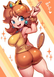 Rule 34 | 1girl, ass, blouse, blue eyes, breasts, brown hair, cowboy shot, crown, earrings, from behind, highres, jewelry, looking back, mario (series), mario tennis, mario tennis aces, medium hair, nintendo, official alternate costume, open mouth, orange background, princess daisy, racket, shirt, short shorts, shorts, sleeveless, smile, solo, sportswear, standing, teeth, tennis daisy, tennis racket, tennis uniform, thighs, tomboy, tongue, tukiwani, upper teeth only, white background, wristband, yellow shirt