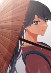 Rule 34 | 1girl, black hair, closed mouth, gradient background, hair between eyes, highres, houshou (kancolle), japanese clothes, kantai collection, lips, long hair, looking at viewer, machi (ritovoyage), multicolored hair, oil-paper umbrella, ponytail, purple eyes, purple hair, simple background, solo, tasuki, twitter username, umbrella, upper body