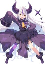 1girl absurdres adju_ster ahoge black_footwear demon_horns full_body grey_hair hand_on_own_hip hand_up highres hololive horns la+_darknesss long_hair long_sleeves looking_at_viewer multicolored_hair open_mouth purple_hair purple_thighhighs simple_background single_thighhigh smile solo standing streaked_hair teeth thighhighs upper_teeth_only very_long_hair virtual_youtuber white_background wide_sleeves yellow_eyes