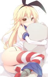 Rule 34 | 10s, 1girl, ass, black panties, blonde hair, blush, crop top, elbow gloves, flying sweatdrops, gloves, grey eyes, hairband, highleg, highleg panties, hugging object, kantai collection, long hair, looking at viewer, microskirt, panties, pillow, pillow hug, pleated skirt, shimakaze (kancolle), simple background, skirt, skirt around one leg, solo, striped clothes, striped thighhighs, thighhighs, underwear, watanon (gakushokutei), white gloves