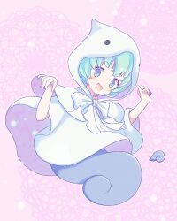 Rule 34 | 1girl, blue eyes, blush, cloak, eyelashes, full body, ghost costume, ghost girl, ghost tail, green hair, highres, jazz grace, looking at viewer, open mouth, pink background, puyopuyo, puyopuyo fever, short hair, simple background, solo, white cloak, white hood, yu (puyopuyo)