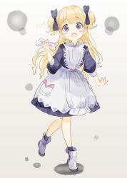 Rule 34 | 1girl, :d, apron, black bow, black dress, black socks, blonde hair, blue eyes, blush, boots, bow, dress, emilico (shadows house), full body, grey background, hair bow, hand up, holding, jigatei (omijin), long hair, long sleeves, looking at viewer, open mouth, puffy long sleeves, puffy sleeves, shadows house, smile, socks, solo, standing, standing on one leg, teeth, translation request, two side up, upper teeth only, very long hair, white apron, white footwear