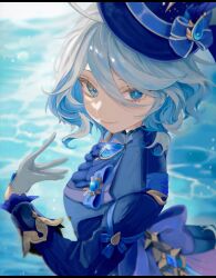 Rule 34 | 1girl, ascot, blue ascot, blue brooch, blue gemstone, blue hair, blue hat, blue jacket, closed mouth, colored inner hair, from above, furina (genshin impact), gem, genshin impact, gloves, hand up, hat, heterochromia, highres, jacket, kodona, light blue hair, lolita fashion, looking at viewer, mismatched pupils, multicolored hair, smile, solo, sushi gnsn, top hat, upper body, water, white gloves