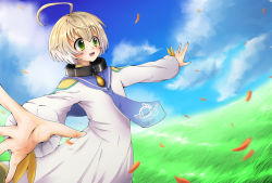 Rule 34 | 1boy, ahoge, akehiko kaibara, bad id, bad pixiv id, blonde hair, blush, child, cloud, day, grass, green eyes, highres, jewelry, laphicet (tales), leaf, male focus, necklace, open mouth, outdoors, sailor collar, sky, solo, tales of (series), tales of berseria, teeth
