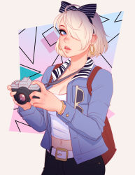 Rule 34 | 1girl, absurdres, audi (tsuaii), belt, black bow, black pants, blue eyes, blue jacket, bow, bracelet, breasts, brown background, camera, camera around neck, cleavage, crop top, earrings, grey background, hair bow, hair over one eye, highres, holding, holding camera, jacket, jewelry, large breasts, navel, original, pants, pink background, shirt, short hair, solo, stomach, striped, striped bow, teeth, tsuaii, white belt, white shirt