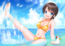 Rule 34 | 1girl, 1other, bikini, black hair, blue eyes, blue sky, breasts, cloud, commentary request, day, halterneck, highres, hololive, looking at viewer, medium breasts, official alternate costume, oozora subaru, oozora subaru (duck), oozora subaru (hololive summer 2019), open mouth, outdoors, round teeth, rubber duck, short hair, sitting, sky, smile, solo, splashing, striped bikini, striped clothes, swimsuit, teeth, upper teeth only, urushinuri, virtual youtuber, water, yellow bikini