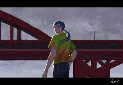 Rule 34 | 1boy, arms at sides, belt, black pants, blue hair, bridge, brown belt, closed mouth, cu chulainn (fate), earrings, fate/stay night, fate (series), green shirt, grey sky, hal (haaaalhal), jewelry, letterboxed, long hair, looking back, male focus, outdoors, pants, ponytail, red eyes, shirt, short sleeves, signature, sky