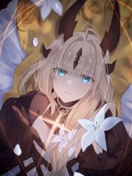 1girl absurdres ahoge arknights black_horns blonde_hair blue_eyes blunt_bangs closed_mouth dragon_girl dragon_horns dress flower gloves highres horns jacket light_in_heart long_hair looking_at_viewer mai_(ayamai2017) reaching reed_(arknights) reed_the_flame_shadow_(arknights) shirt smile solo upper_body white_dress white_flower