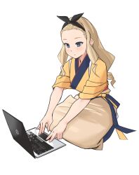 Rule 34 | 1girl, apron, blonde hair, blue eyes, computer, curly hair, forehead, highres, japanese clothes, kimono, kurumi (lycoris recoil), laptop, lewdrawings, long hair, lycoris recoil, self-upload, serious, simple background, sitting