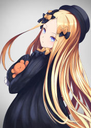 Rule 34 | 1girl, :c, abigail williams (fate), black bow, black dress, black hat, blonde hair, blue eyes, bow, closed mouth, commentary request, dress, eyes visible through hair, fate/grand order, fate (series), grey background, hair bow, hands in opposite sleeves, hat, head tilt, highres, hugging object, kirara (mzk ya), long hair, long sleeves, looking at viewer, looking back, orange bow, parted bangs, polka dot, polka dot bow, simple background, solo, stuffed animal, stuffed toy, teddy bear, very long hair