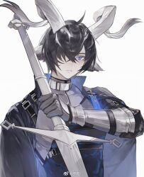 1boy ahoge animal_ears arknights armor belt_collar black_cape black_hair blue_eyes cape chest_harness chinese_commentary chunbuchou collar commentary crossed_bangs gauntlets hair_over_one_eye harness holding holding_sword holding_weapon horns lessing_(arknights) looking_at_viewer male_focus one_eye_covered simple_background solo sword upper_body watermark weapon weibo_username weibo_watermark white_background zweihander