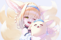 1girl absurdres animal animal_ears arknights blonde_hair blue_hairband colored_tips commentary_request dksdudgus14 fox fox_ears fox_girl fox_tail green_eyes hairband highres holding holding_animal kitsune korean_commentary kyuubi multicolored_hair multiple_tails open_mouth solo suzuran_(arknights) tail teeth two-tone_hair upper_teeth_only white_hair