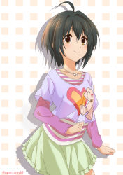 Rule 34 | 1girl, ahoge, animal print, bear print, black hair, blush, checkered background, collarbone, commentary request, contrapposto, cowboy shot, crop top, drop shadow, frilled skirt, frills, green skirt, hair between eyes, heart, heart print, idolmaster, idolmaster cinderella girls, jewelry, kohinata miho, long sleeves, looking at viewer, necklace, ren kon, shirt, short hair, short sleeves, simple background, skirt, smile, solo, standing, striped clothes, striped shirt, twitter username, yellow eyes
