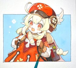 Rule 34 | 1girl, :d, ahoge, art tools in frame, backpack, bag, bag charm, blonde hair, blue background, blush, border, bow, brown bag, brown gloves, cabbie hat, charm (object), clover print, coat, commentary request, dodoco (genshin impact), eyelashes, genshin impact, gloves, hair between eyes, hands up, hat, hat feather, highres, klee (genshin impact), long hair, long sleeves, looking at viewer, low twintails, nasuke, open mouth, outside border, painting (medium), photo (medium), pointy ears, pom pom (clothes), puffy long sleeves, puffy sleeves, red coat, red eyes, red hat, sidelocks, simple background, smile, solo, traditional media, twintails, watercolor (medium), white border, white bow