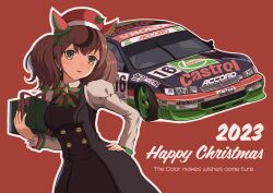Rule 34 | 1girl, 2023, bell, black dress, bow, bowtie, breasts, car, christmas, collared shirt, commentary, dress, dress shirt, ear covers, english text, gift, grey shirt, hand on own hip, hat, highres, holding, holding gift, holly, honda, honda accord, leaning to the side, long sleeves, medium breasts, merry christmas, motor vehicle, neck bell, nice nature (umamusume), outline, parted lips, pinafore dress, race vehicle, racecar, red background, red hat, santa hat, shirt, simple background, sleeveless, sleeveless dress, smile, solo, tomozo8674, umamusume, white outline, wing collar