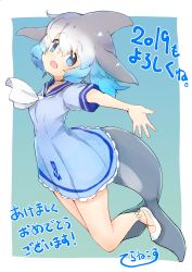 Rule 34 | 10s, 1girl, 2019, :d, ascot, bad id, bad pixiv id, blue background, blue dress, blue eyes, blue hair, cetacean tail, common bottlenose dolphin (kemono friends), dress, fins, fish tail, frilled dress, frills, full body, gradient hair, grey hair, highres, kemono friends, kemono friends 2, looking at viewer, medium hair, multicolored hair, open mouth, outstretched arm, sailor dress, shoes, short sleeves, simple background, smile, solo, tail, teranekosu, translation request, white ascot