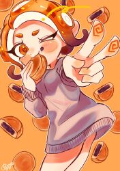 Rule 34 | 1girl, absurdres, ass, ass peek, commentary request, eating, eyelashes, feet out of frame, food, grey shirt, highres, holding, holding food, nintendo, octoling, octoling girl, octoling player character, one eye closed, orange background, payayo884, red eyes, red hair, shirt, short hair, signature, solo, splatoon (series), splatoon 3, tentacle hair, thick eyebrows, v
