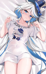 Rule 34 | 1girl, bed sheet, blue eyes, blue hair, blue hat, character print, clothes writing, colored inner hair, commentary request, covered navel, cowboy shot, furina (genshin impact), genshin impact, hat, highres, long hair, lying, multicolored hair, on back, self character print, shirt, single bare shoulder, skai kun, solo, thighs, top hat, very long hair, white hair, white shirt
