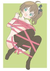 Rule 34 | 1girl, absurdres, ahoge, alternate breast size, bad id, bad twitter id, breasts, brown hair, cleavage, collarbone, convenient censoring, donguri suzume, full body, green background, green eyes, hair ornament, highres, hololive, large breasts, looking at viewer, naked ribbon, natsuiro matsuri, no shoes, pantyhose, ribbon, virtual youtuber