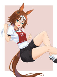 Rule 34 | 1girl, animal ears, bamboo memory (umamusume), black footwear, black shorts, blue eyes, bow, brown hair, character name, clenched hands, commentary, ear ribbon, grey background, gym shirt, gym shorts, gym uniform, headband, highres, horse ears, horse girl, horse tail, kemuri (etep3372), knee up, leaning back, looking at viewer, no socks, open mouth, race bib, shirt, shoes, short hair, short sleeves, shorts, sitting, smile, sneakers, solo, t-shirt, tail, translated, umamusume, white hair, white headband, white shirt