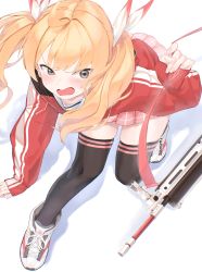 Rule 34 | 1girl, absurdres, ahoge, assault rifle, black thighhighs, blonde hair, blue archive, fn scar, grey eyes, gun, hair ribbon, hand up, highres, hood, hood down, hooded jacket, jacket, long hair, long sleeves, miniskirt, open mouth, pink skirt, pleated skirt, red jacket, ribbon, rifle, shadow, shoes, skindentation, skirt, sleeves past wrists, sneakers, solo, sweatdrop, tamayume, thighhighs, tsurime, twintails, weapon, white background, white footwear, yoshimi (blue archive), zettai ryouiki
