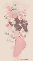 Rule 34 | 1girl, absurdres, afloat, black gloves, black hairband, blue eyes, flower, gloves, grey hair, hair between eyes, hairband, highres, holding, holding flower, lunar tear, nier (series), nier:automata, parted lips, partially submerged, pink flower, pink rose, puffy sleeves, rose, short hair, signature, smile, solo, turtleneck, v8, white flower, 2b (nier:automata)