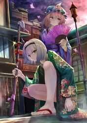 2girls absurdres bare_legs breasts bug butterfly closed_mouth commentary_request flat_chest flip-flops green_eyes green_kimono grey_hair hand_fan happy hat highres holding holding_fan holding_sword holding_weapon insect japanese_clothes katana kimono konpaku_youmu lamppost long_sleeves medium_breasts medium_hair mob_cap multiple_girls outdoors pink_butterfly pink_eyes pink_hair saigyouji_yuyuko sandals short_hair smile squatting sword toes tofuandsoup touhou weapon wide_sleeves yukata