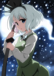 1girl bad_id bad_pixiv_id blue_eyes bow dress_shirt female_focus hair_bow katana konpaku_youmu konpaku_youmu_(ghost) scabbard sheath sheathed shirt short_hair silver_hair skirt snow snowing solo sword takahata_yuki touhou vest weapon