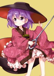 Rule 34 | &gt;:), 1girl, barefoot, black hat, blush, bowl, bowl hat, commentary request, feet out of frame, hair between eyes, hand on headwear, hand up, hat, highres, holding, holding needle, japanese clothes, kimono, long sleeves, needle, petticoat, purple eyes, purple hair, red kimono, ruu (tksymkw), short hair, simple background, sitting, smile, solo, sukuna shinmyoumaru, touhou, v-shaped eyebrows, wide sleeves, yellow background