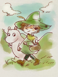 Rule 34 | 1boy, arm up, basket, blue sky, boots, brown footwear, brown hair, closed eyes, closed mouth, cloud, feathers, full body, grass, green hat, green pants, hat, holding, holding basket, k (sktchblg), long sleeves, male focus, moomin, moomintroll, outdoors, pants, pointy nose, shoes, sky, smile, snufkin, standing, sunlight, walking