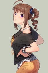 Rule 34 | 1girl, ahoge, arms behind back, ass, black shirt, blue scrunchie, brown hair, closed mouth, commentary, denim, drill hair, from side, grey background, hands on own hips, idolmaster, idolmaster million live!, jeans, jewelry, kamille (vcx68), looking at viewer, looking back, necklace, off shoulder, orange pants, pants, print scrunchie, print shirt, purple eyes, scrunchie, shirt, side drill, side ponytail, sidelocks, simple background, smile, solo, standing, star (symbol), star necklace, star print, t-shirt, tank top, white shirt, wrist scrunchie, yokoyama nao