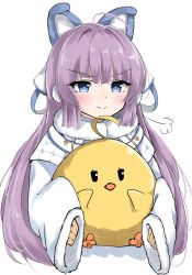 Rule 34 | &gt;:), 1girl, absurdres, ahoge, animal, azur lane, bird, blue eyes, blush, chick, closed mouth, coat, commentary request, cropped torso, fur-trimmed sleeves, fur collar, fur trim, highres, long hair, long sleeves, manjuu (azur lane), moyoron, purple hair, russian commentary, simple background, sleeves past fingers, sleeves past wrists, smile, smug, solo, tashkent (azur lane), upper body, v-shaped eyebrows, very long hair, white background, white coat
