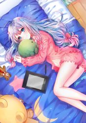 Rule 34 | 10s, 1girl, bed, blue eyes, blush, bow, closed mouth, drawing tablet, eromanga sensei, hair bow, highres, holding, holding stuffed toy, izumi sagiri, long hair, looking at viewer, lying, on bed, on side, pillow, pink bow, shina (sbk951121), silver hair, smile, solo, stuffed animal, stuffed toy, stylus, teddy bear