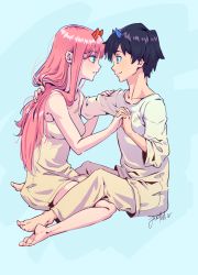 Rule 34 | 10s, 1boy, 1girl, bare shoulders, barefoot, black hair, blue eyes, blue horns, breasts, collarbone, commentary request, couple, darling in the franxx, face-to-face, feet, fringe trim, green eyes, hand on another&#039;s arm, hand on another&#039;s back, hetero, hiro (darling in the franxx), holding hands, horns, interlocked fingers, justmel, long hair, looking at another, medium breasts, oni horns, pink hair, red horns, short hair, signature, sitting, sleeveless, wariza, zero two (darling in the franxx)