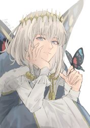 Rule 34 | 1boy, absurdres, bishounen, blue eyes, bug, butterfly wings, cloak, crown, diamond hairband, elbow rest, fate/grand order, fate (series), frilled sleeves, frills, fur-trimmed cloak, fur trim, highres, insect wings, long sleeves, looking at viewer, male focus, medium hair, multicolored wings, o-miya (ohmiya you), oberon (fate), shirt, sitting, smile, solo, white hair, white shirt, wings