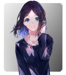 Rule 34 | 1girl, azarea, black hair, black shirt, blouse, blue eyes, closed mouth, collarbone, floating hair, gradient background, hand in own hair, hand up, looking at viewer, original, shirt, smile, solo, upper body, wavy hair