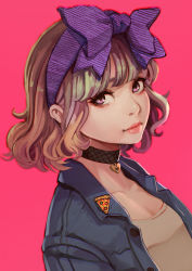 Rule 34 | 1girl, bow, breasts, brown choker, brown hair, choker, closed mouth, collarbone, food, green jacket, hair bow, hairband, heart, heart choker, highres, jacket, magion02, medium hair, original, pin, pink background, pink eyes, pizza, pizza slice, portrait, purple bow, purple hairband, simple background, small breasts, smile, solo