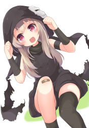 Rule 34 | 1girl, :d, arms up, assassin (fate/zero), assassin (fate/zero) (cosplay), bandaged arm, bandaged leg, bandages, bandaid, bandaid on knee, bandaid on leg, black jumpsuit, black scarf, blonde hair, blush, commentary request, cosplay, dutch angle, fate/kaleid liner prisma illya, fate (series), head tilt, hood, hood up, illyasviel von einzbern, jumpsuit, long hair, looking at viewer, mask, mask on head, open mouth, pink eyes, scarf, short jumpsuit, sitting, skull mask, sleeveless, sleeveless jumpsuit, smile, solar milk, solo, torn clothes, torn scarf