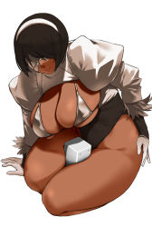Rule 34 | 1girl, 2p (nier:automata), alternate breast size, alternate color, alternate skin color, bakkanki, black hair, blindfold, breasts, cleavage, covered eyes, dark-skinned female, dark skin, feather-trimmed sleeves, gloves, headband, highleg, highleg leotard, highres, large breasts, leotard, mole, mole under mouth, nier:automata, nier (series), palette swap, pod (nier:automata), smile, thighs, white background, white blindfold, white headband