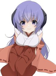 Rule 34 | 1girl, :3, arms at sides, bare shoulders, blush, breasts, closed mouth, commentary, demon girl, demon horns, detached sleeves, eyes visible through hair, feet out of frame, hair between eyes, hakama, hanyuu, highres, higurashi no naku koro ni, horns, japanese clothes, kimono, large breasts, long hair, long sleeves, looking at viewer, miko, poyadevil, purple eyes, purple hair, red hakama, red skirt, ribbon-trimmed sleeves, ribbon trim, simple background, sitting, skirt, sleeveless, sleeveless kimono, smile, solo, tareme, very long hair, white background, white kimono, wide sleeves