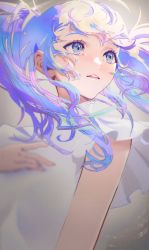 Rule 34 | 1girl, blue eyes, floating hair, gradient background, hand up, highres, kooka2, long hair, noise, original, parted lips, purple hair, shadow, shirt, short sleeves, solo, upper body, white shirt