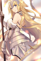 Rule 34 | 1girl, armor, backlighting, bare shoulders, black gloves, blonde hair, blue eyes, blurry, breasts, chain, depth of field, elbow gloves, fate/apocrypha, fate/grand order, fate (series), faulds, flag, from side, fur-trimmed gloves, fur trim, gauntlets, gloves, headpiece, highres, hino hinako, holding, holding flag, jeanne d&#039;arc (fate), jeanne d&#039;arc (ruler) (fate), jeanne d&#039;arc (third ascension) (fate), large breasts, long hair, looking at viewer, looking back, smile, solo, very long hair