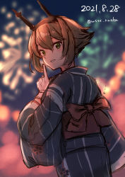 Rule 34 | 1girl, backlighting, black kimono, brown hair, commentary request, cowboy shot, dated, from behind, green eyes, hairband, headgear, highres, japanese clothes, kantai collection, kimono, looking at viewer, mutsu (kancolle), night, official alternate costume, radio antenna, short hair, solo, striped clothes, striped kimono, twitter username, wss (nicoseiga19993411), yukata